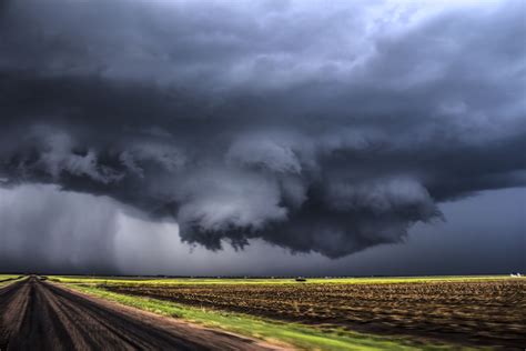 Stormy Cloud Betsul